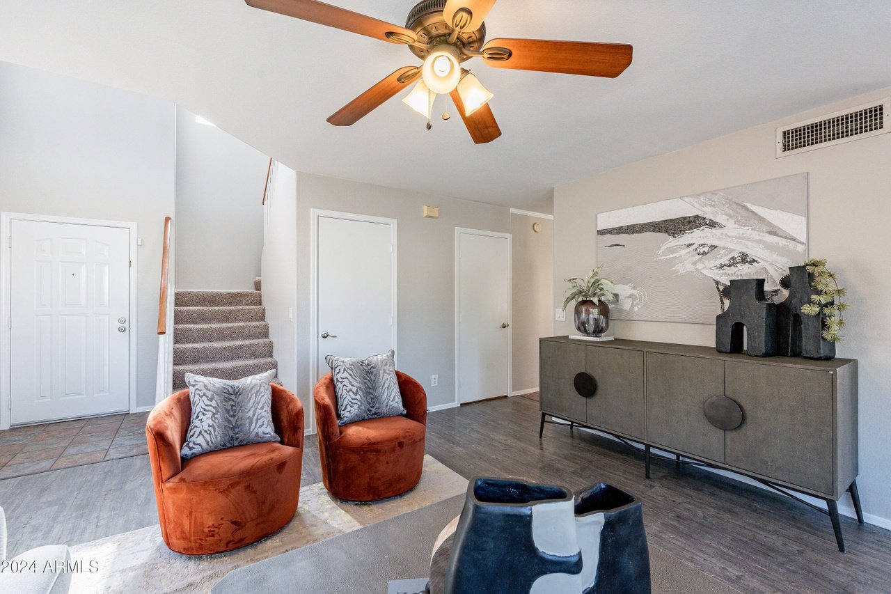 2222 E Arabian Dr