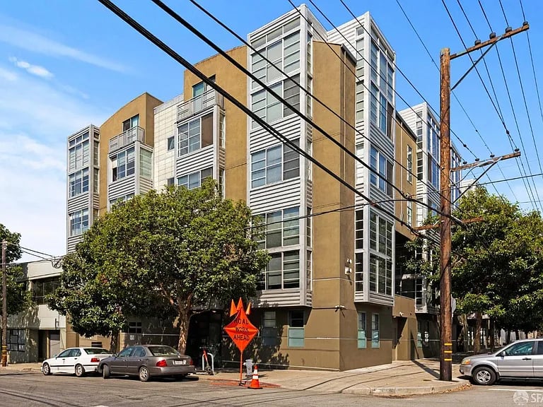 2600 18th St Suite 23