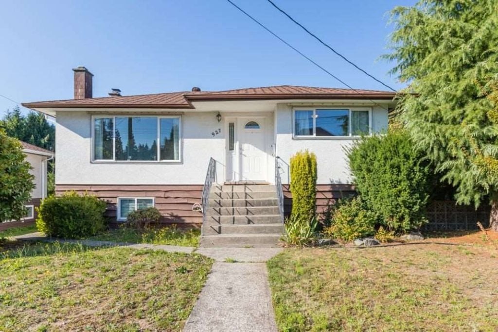 927 Smith Ave