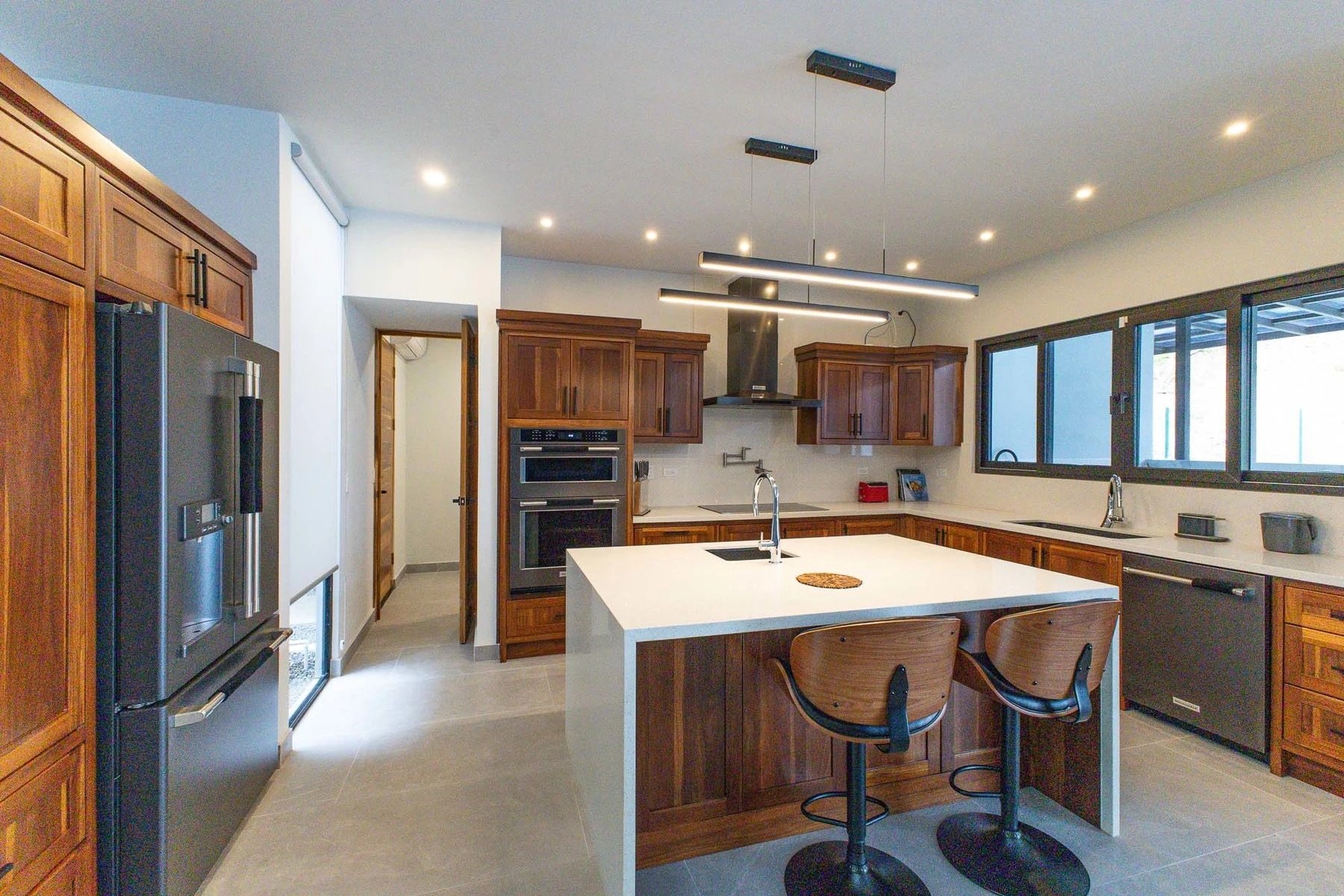 3 Bedroom, Contemporary Estate home in Manuel Antonio 