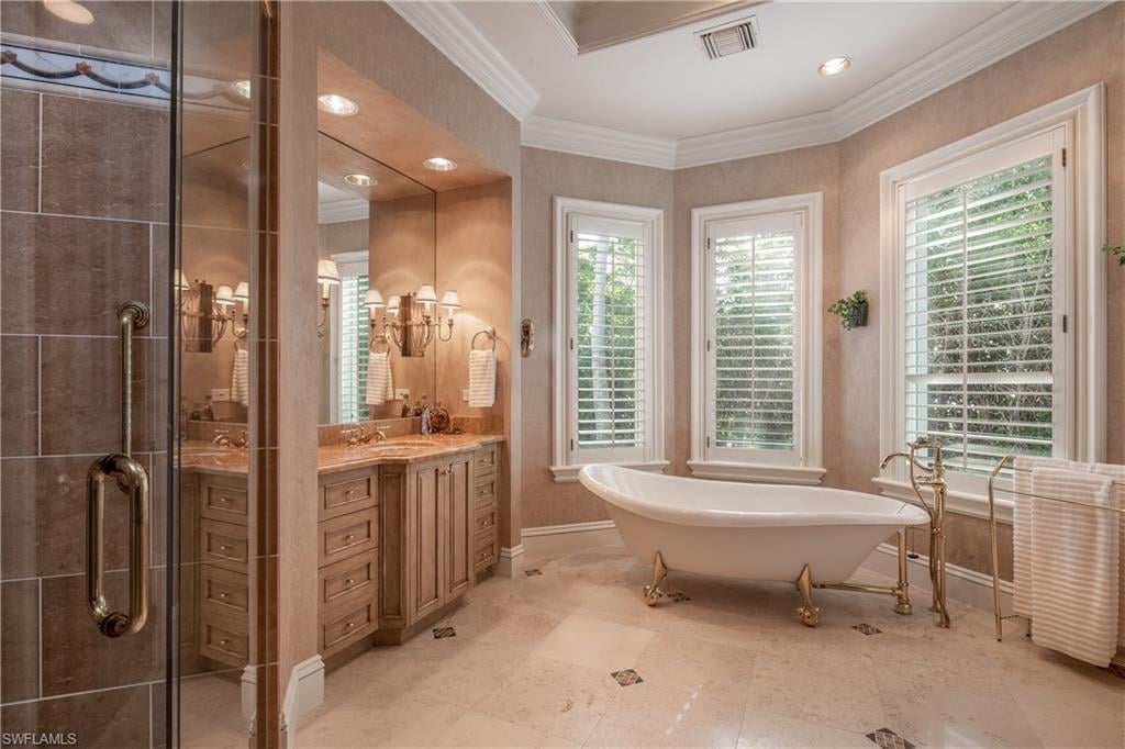 3415 Fort Charles Dr