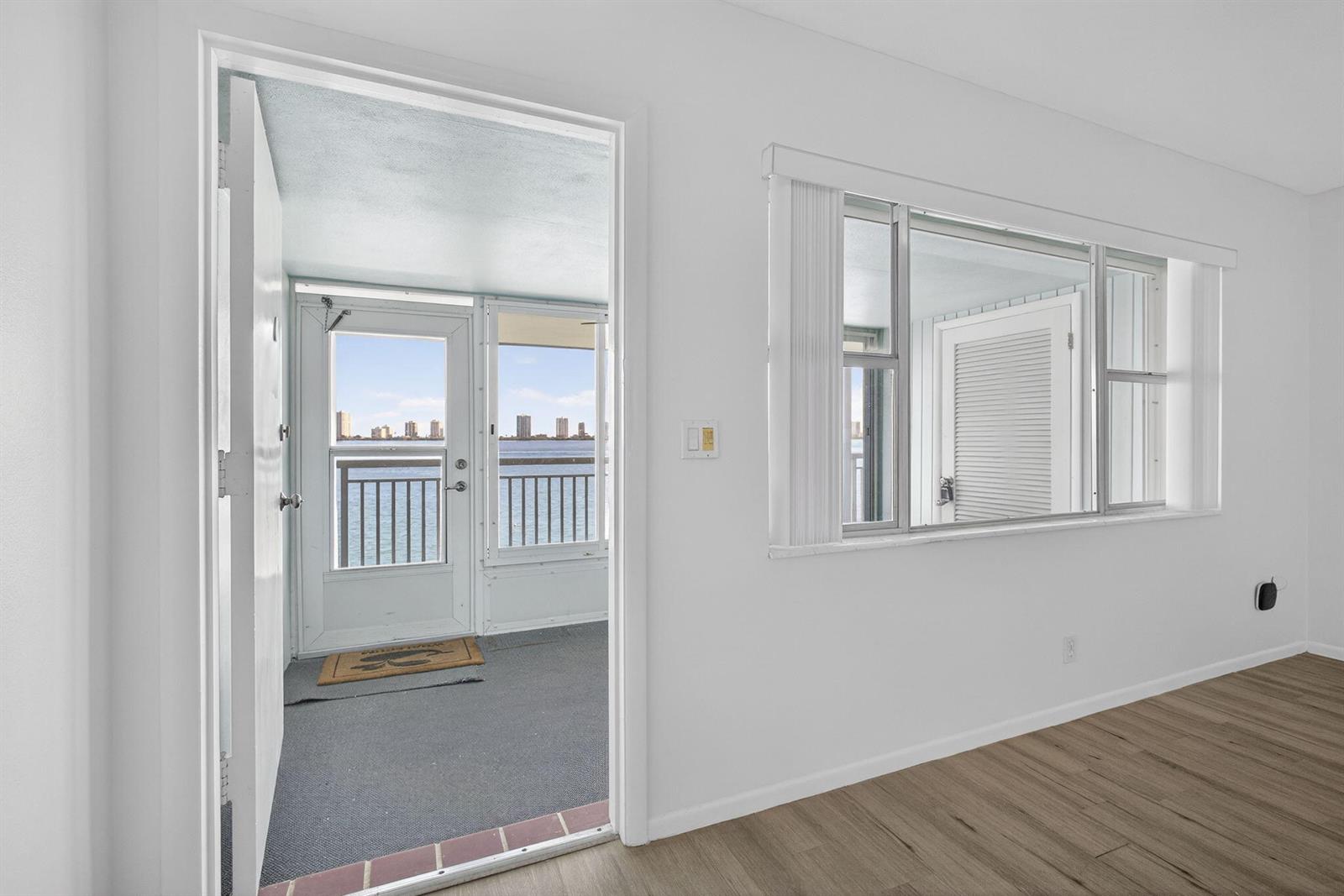 100 Shore 307 Ct