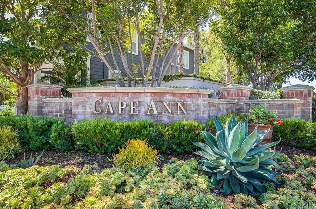 7461 Shelter Cove Cir