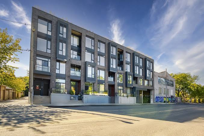 35 Wabash Ave #317