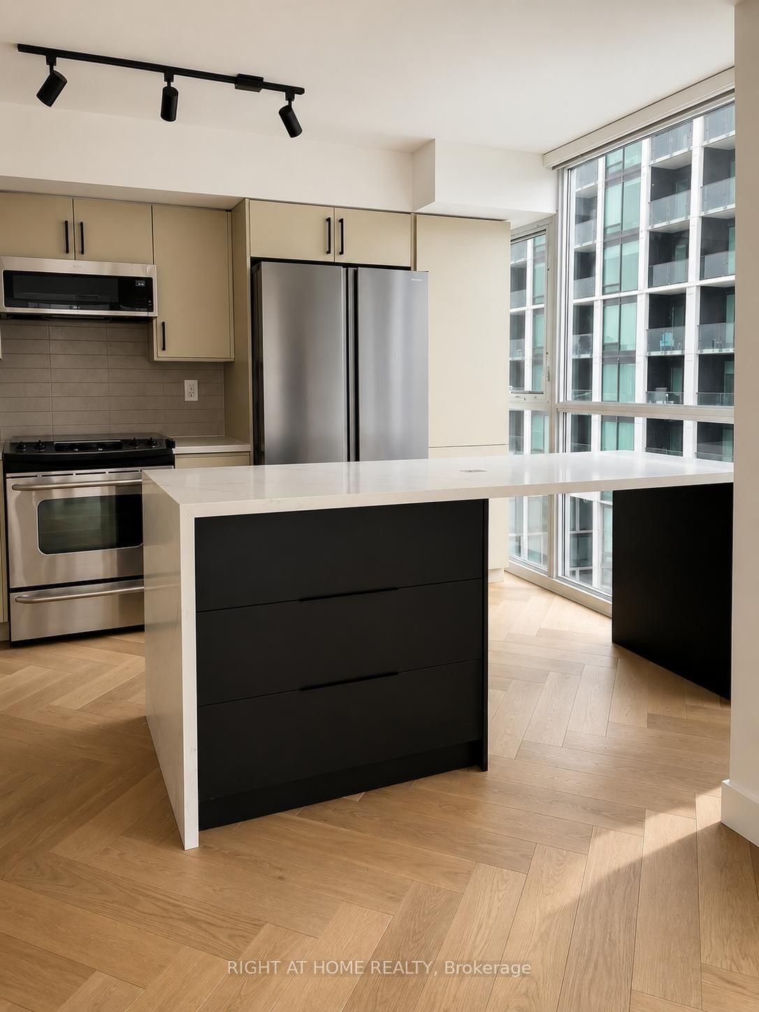 PENTHOUSE AT 9T6