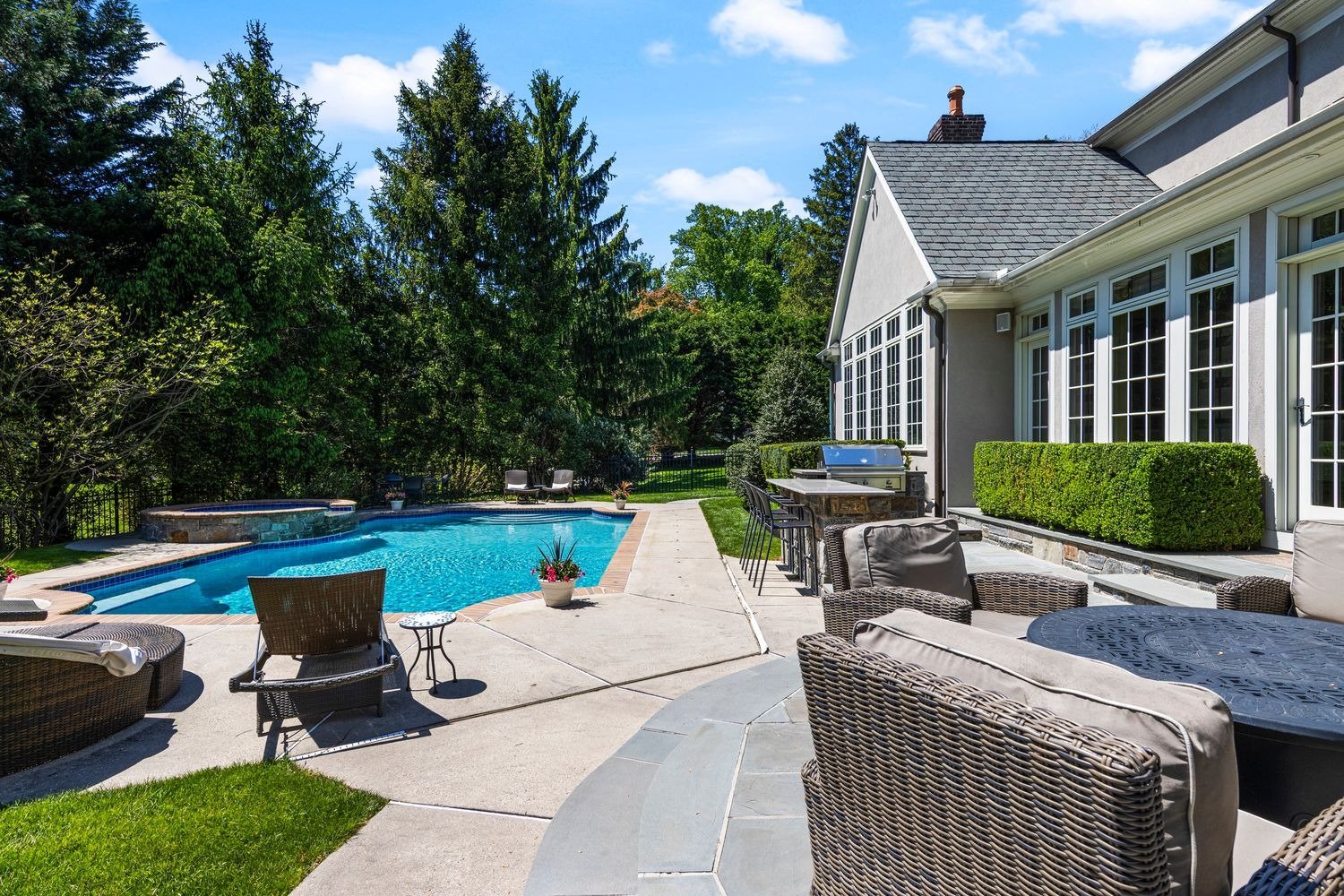 775 Parkes Run Ln