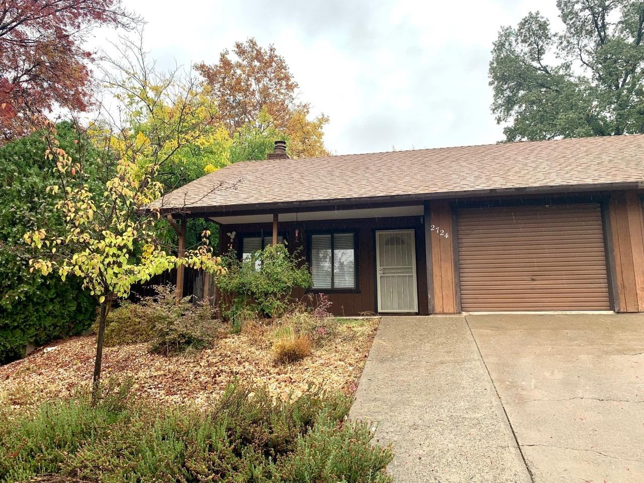 2724 Woodridge Ct