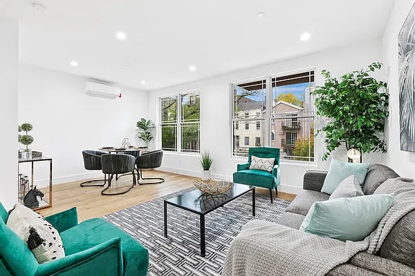 318 Quincy Street #2