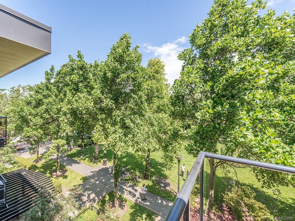304-330 Waterfront Cres