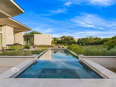 5611 N WILKINSON Road