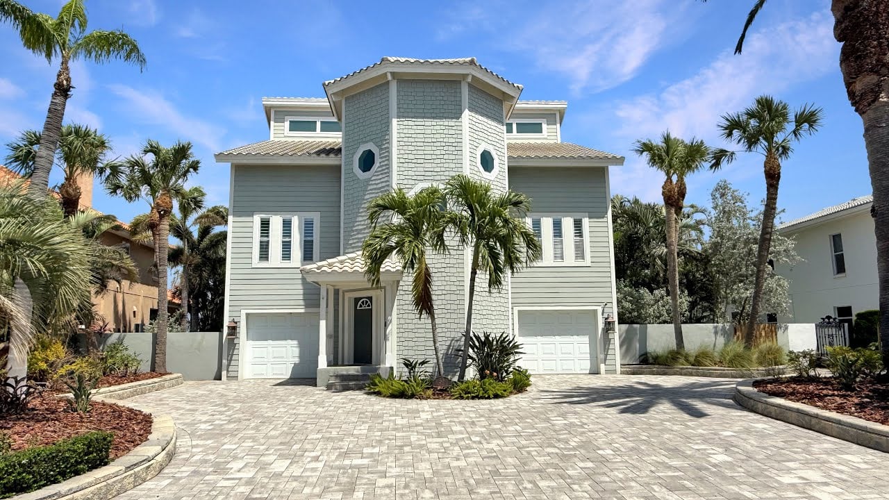 297 1st St W Tierra Verde, Florida 33715