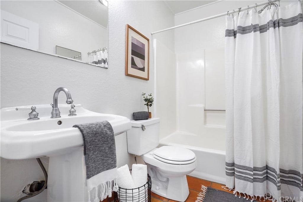 11918 Avon Way, Unit 104