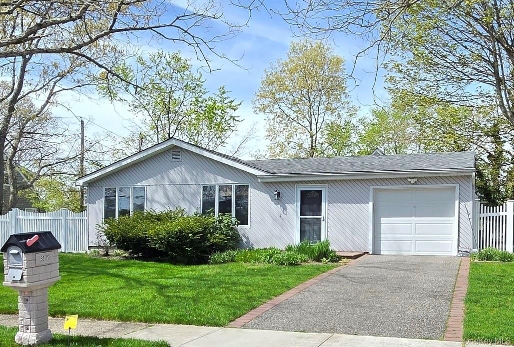 32 Plaza Ln