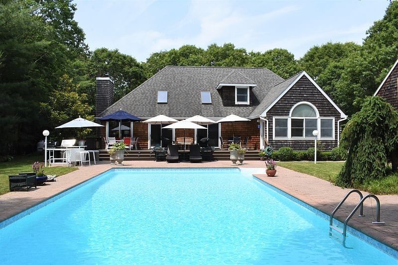 6 Bennett Drive, East Quogue