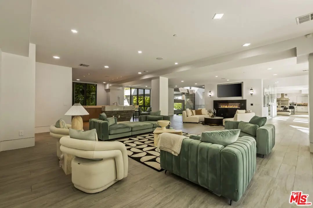 4230 Valley Meadow Rd