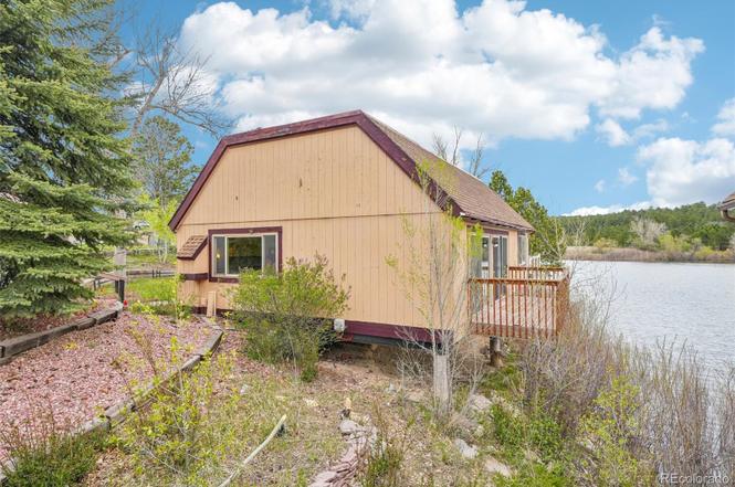 Lake Woodmoor Investor Special – Rare 1-Bed Lakeside Townhome with Huge Upside