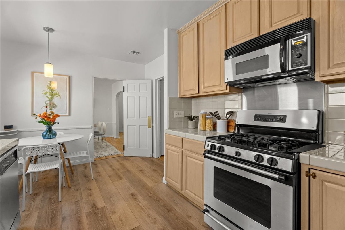 "Island living" in Studio City
