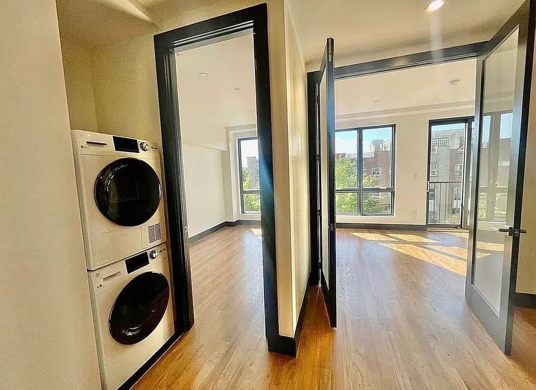 74 George St 2B