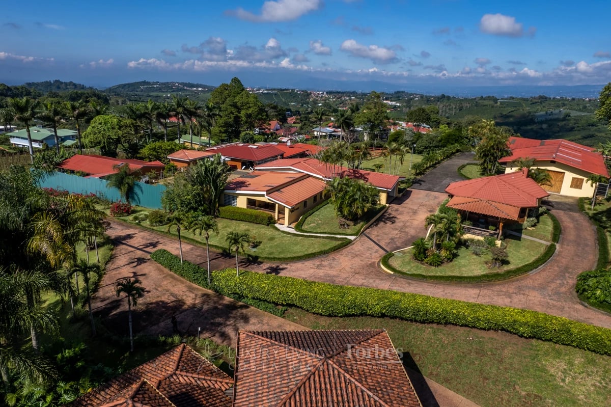 20089 - Luxurious Coffee Estate for Sale in the Mountains of Alajuela