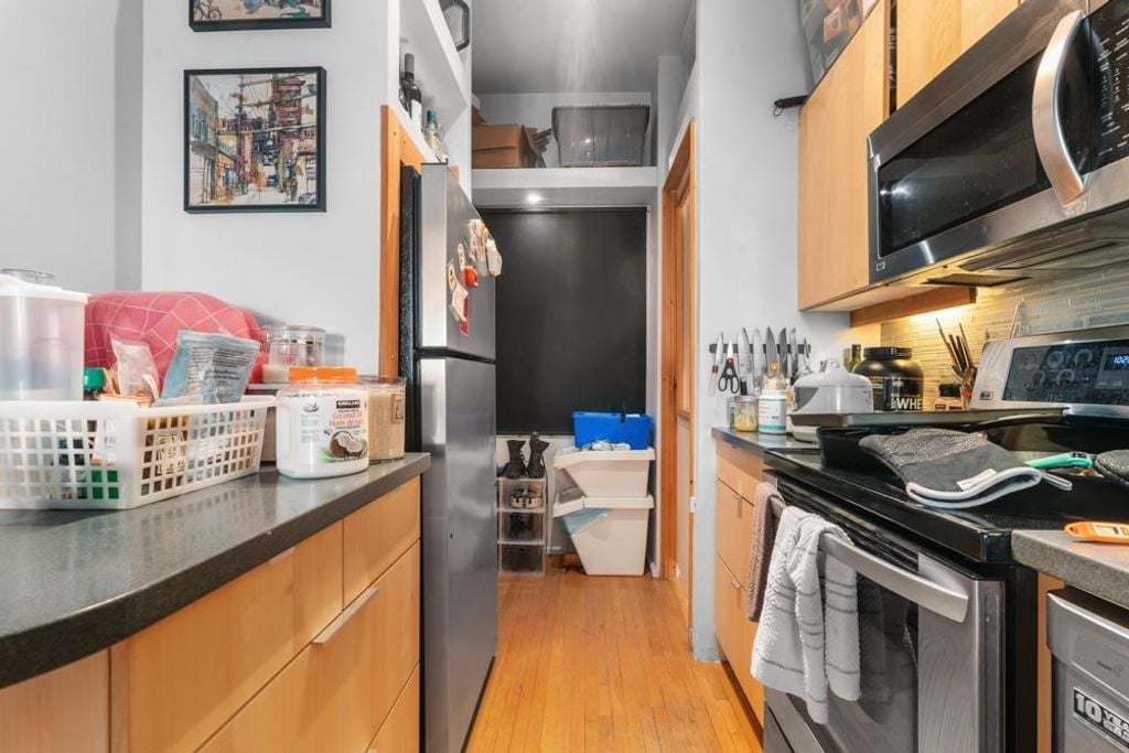 2556 E Hastings St, #219