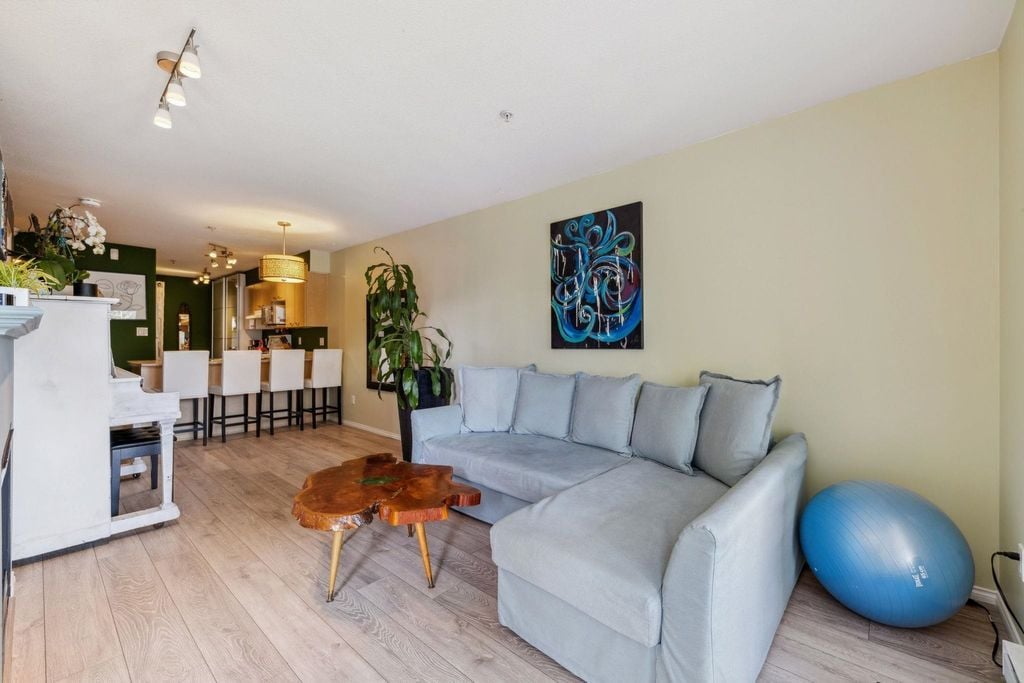 3939 Hastings St, #307
