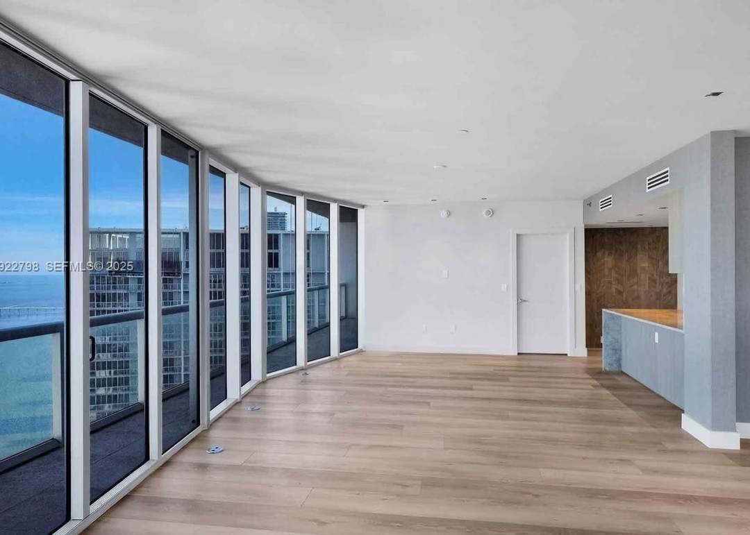 465 Brickell Ave #5701