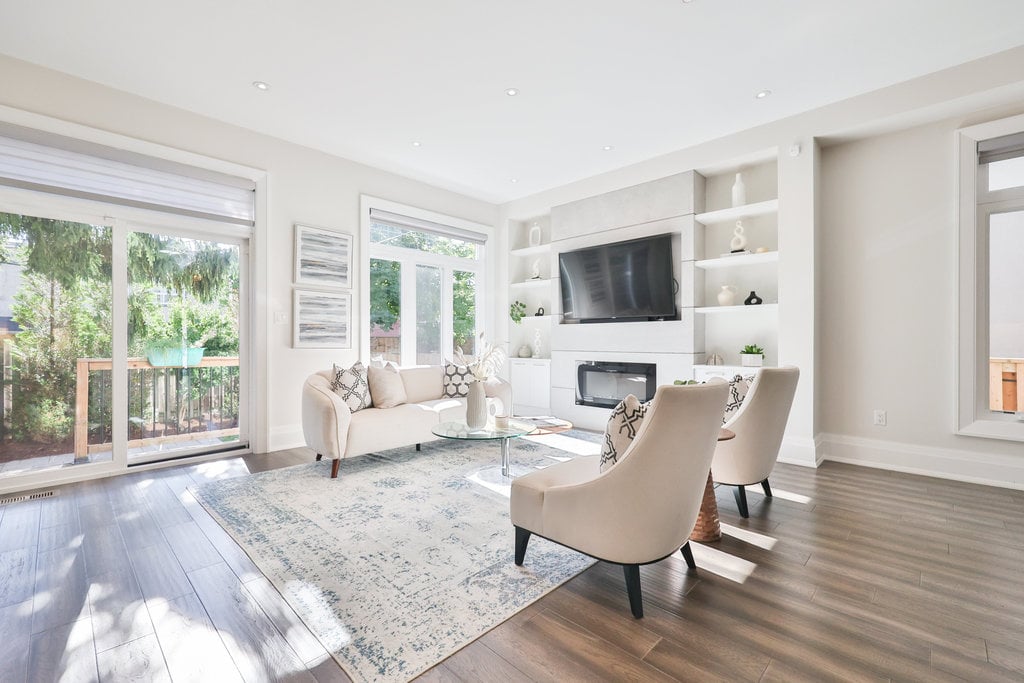 15A Tecumseth Ave