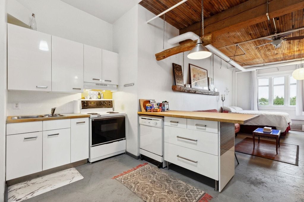 2556 E Hastings St, #314