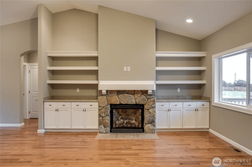 106 Village Dr