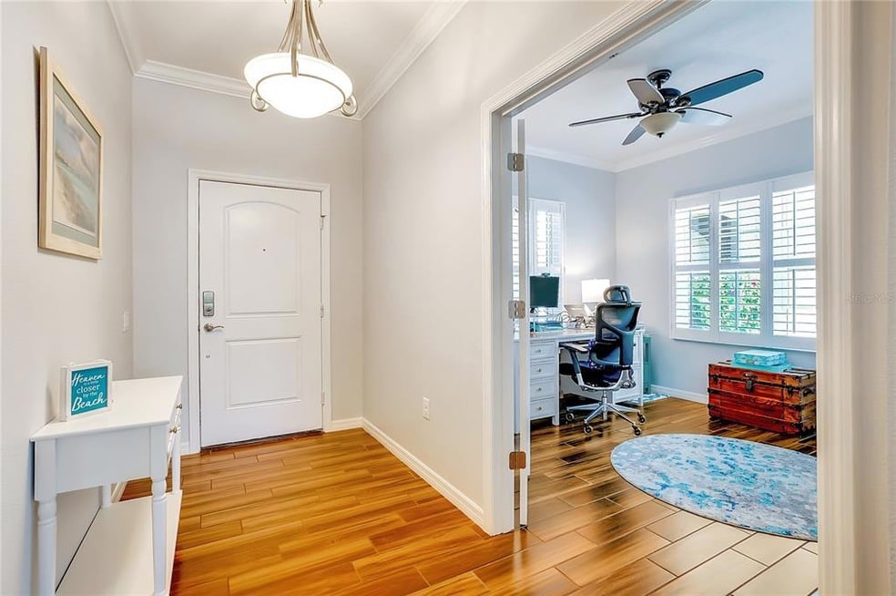 6913 Vista Bella Dr
