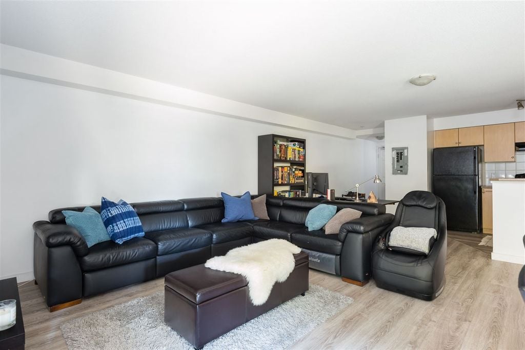 244 Sherbrooke St, #2217