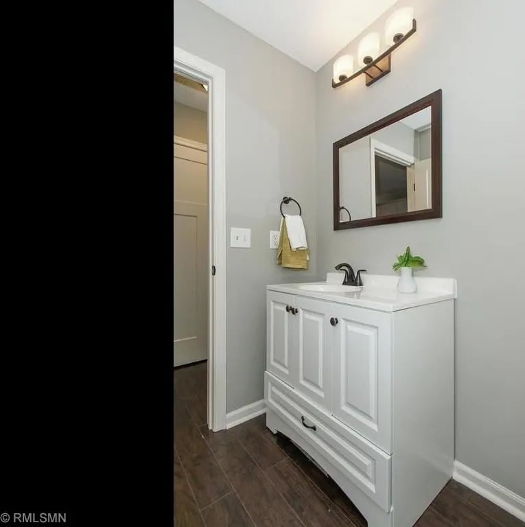 8785 Hastings Cir NE