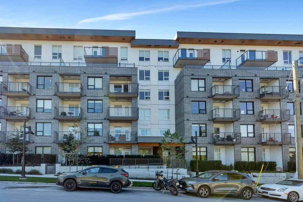 648 Lea Ave, #305