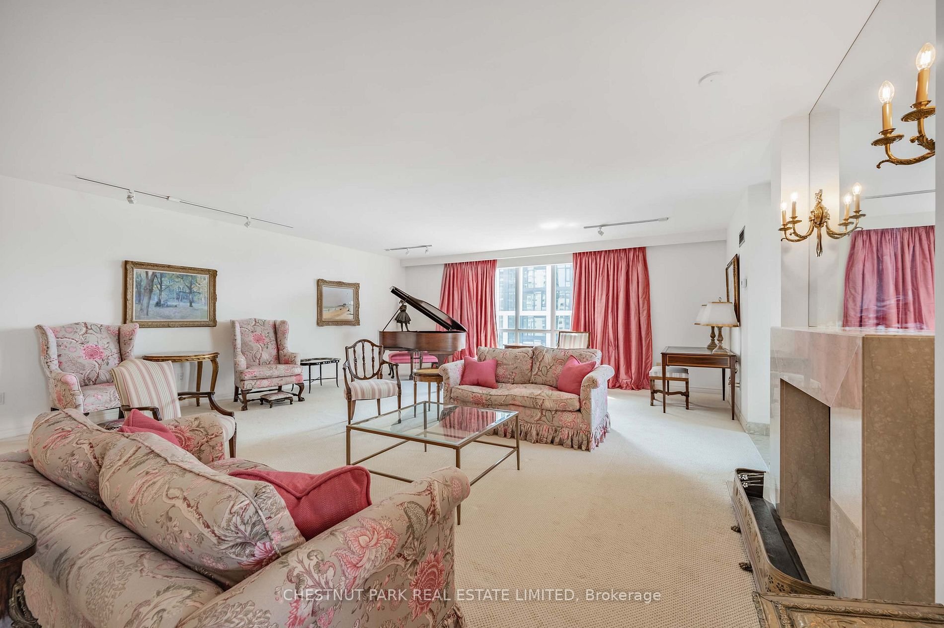 PENTHOUSE FOR DOWNSIZERS