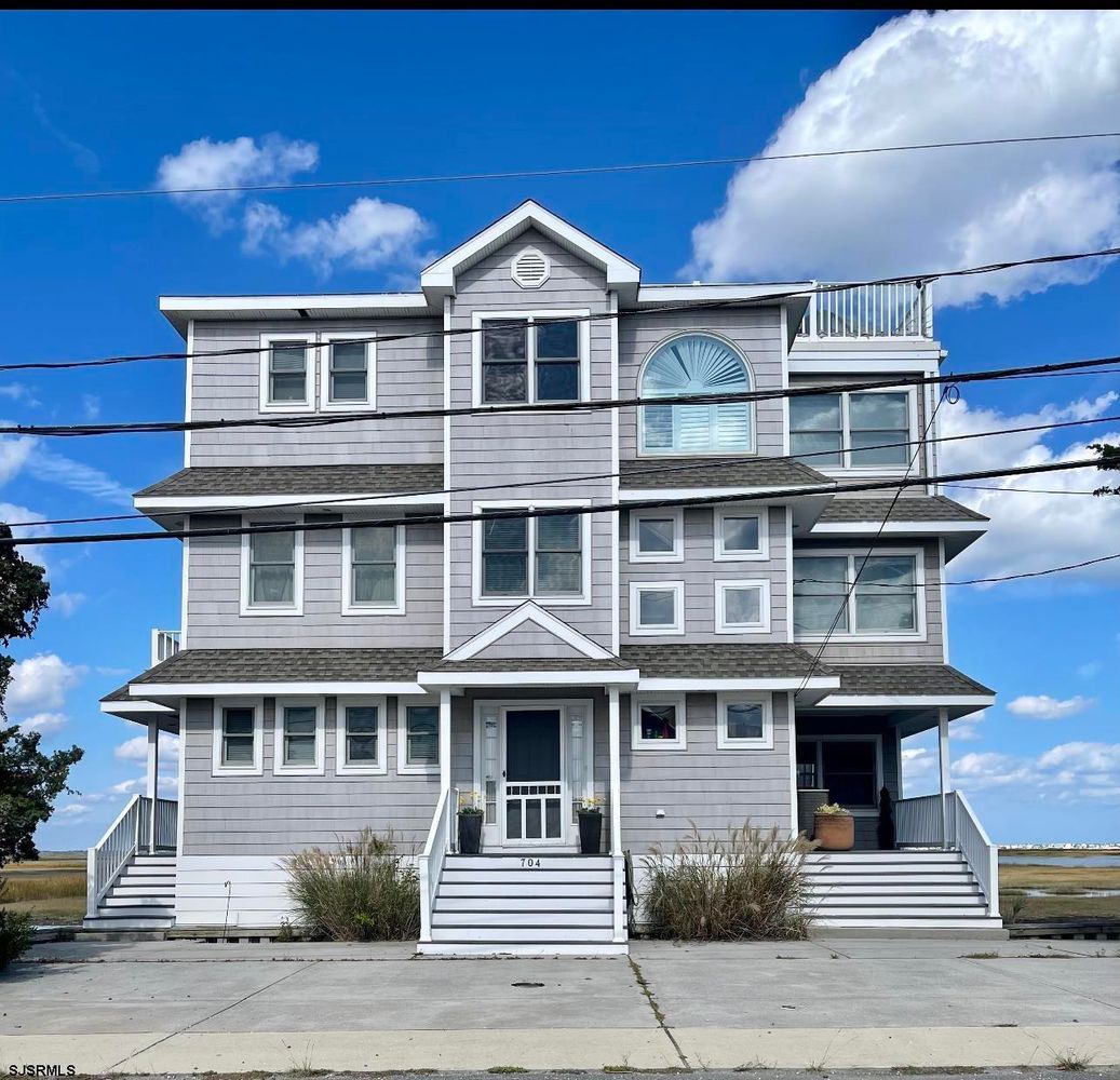 704 Old Avalon Blvd 