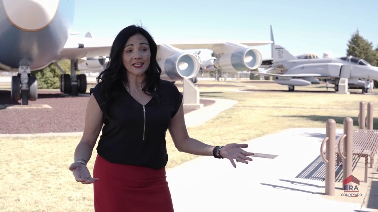  Kat Kosmala Who I am