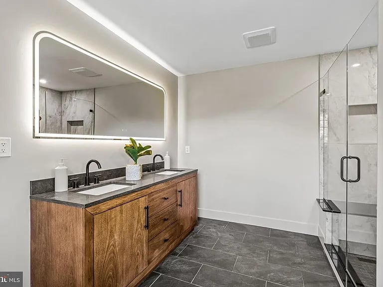 319 E Central Ave, Moorestown, NJ 08057