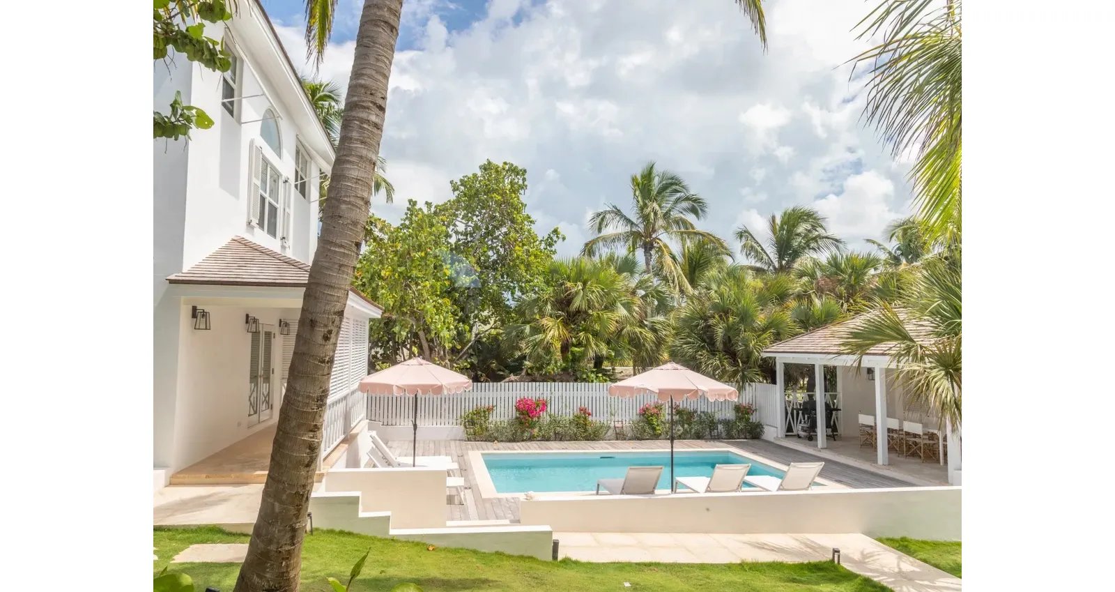 Beautiful Harbour Island Beachfront Villa