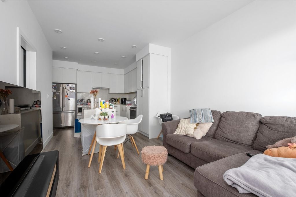 700 Clarke Rd, #502