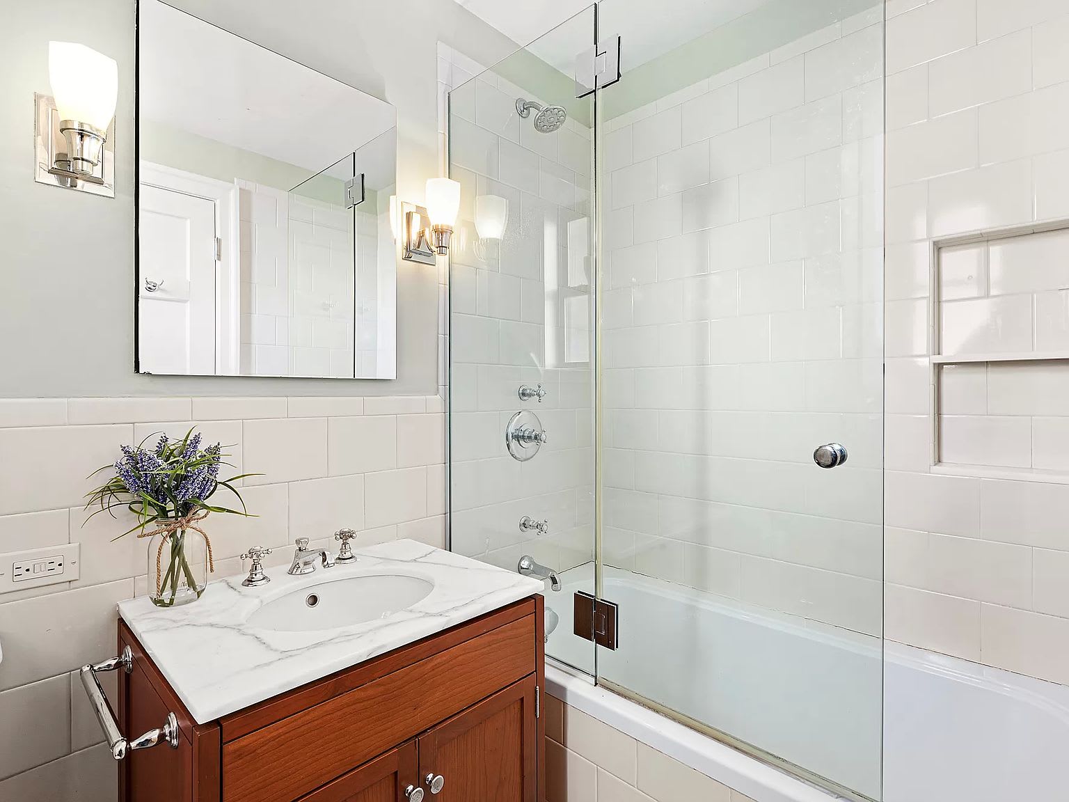 23 W 73rd St, #911