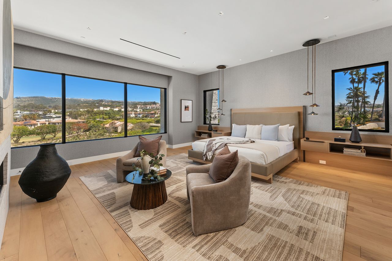 13 Ritz Cove