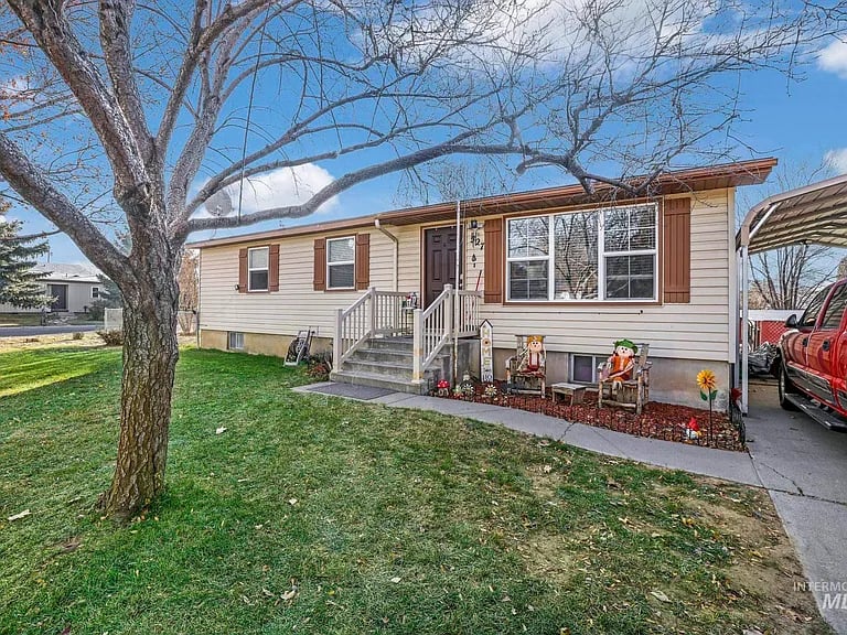 527 E Ave I