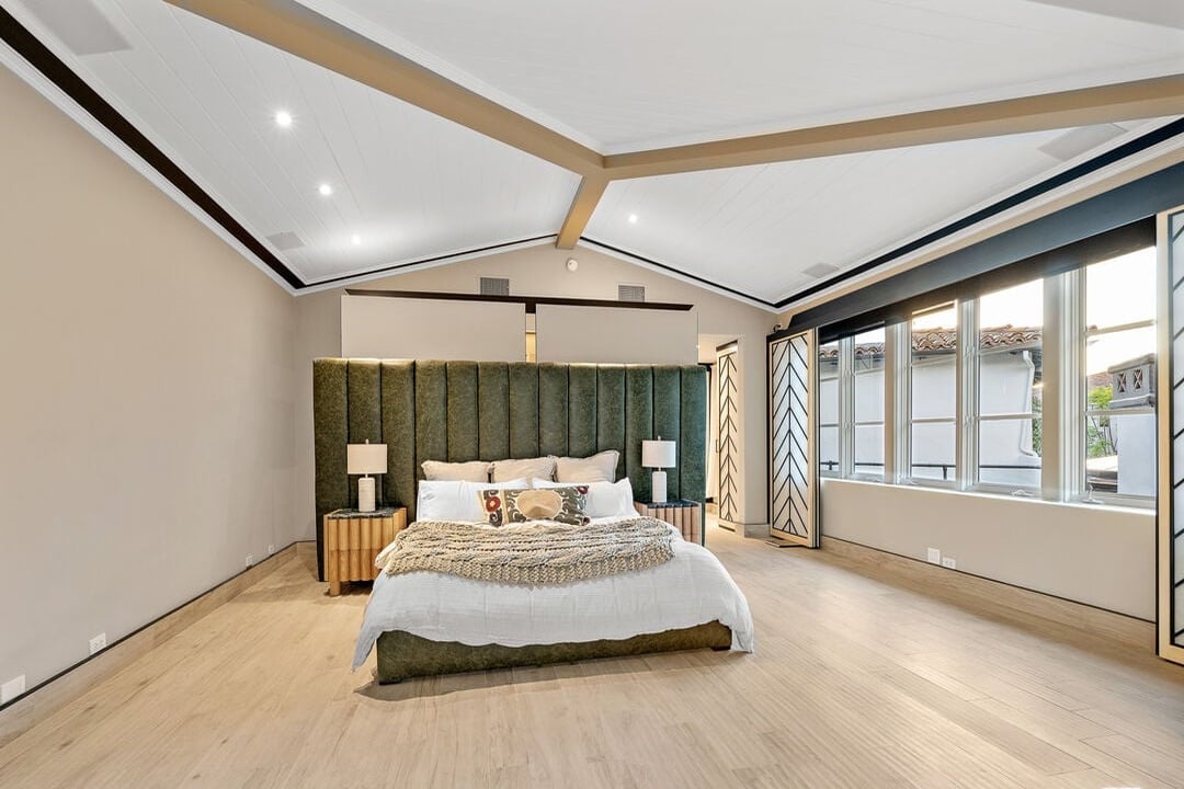 Century Woods Dr, 90067