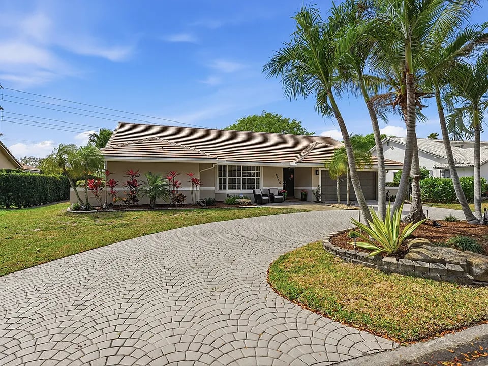 8644 NW 47th Dr