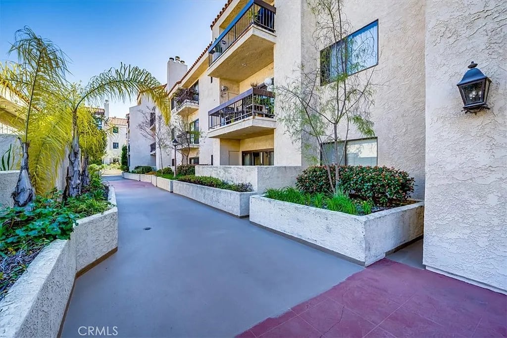 8180 Manitoba St Apt 359