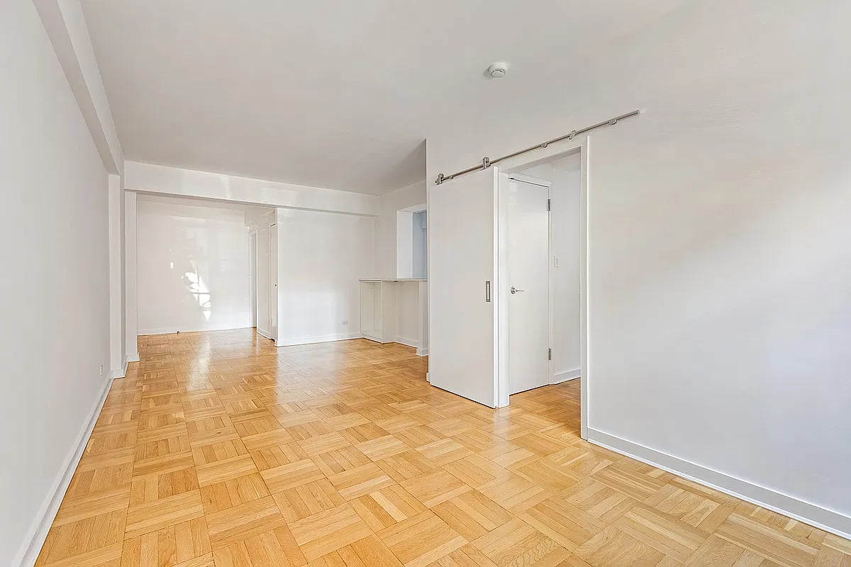57 Montague St #1I