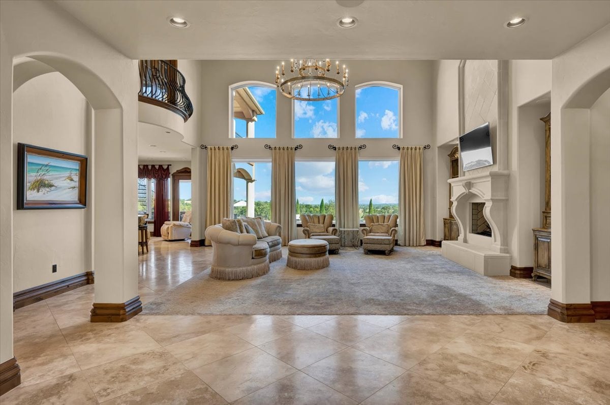 Casa Bella Estate – A Masterpiece of Luxury & Elegance in Mustang, Oklahoma - Wyatt Poindexter - The Agency 