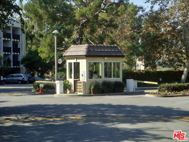 3107 Raintree Cir
