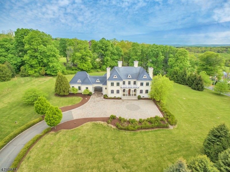 1 Crownview Ln