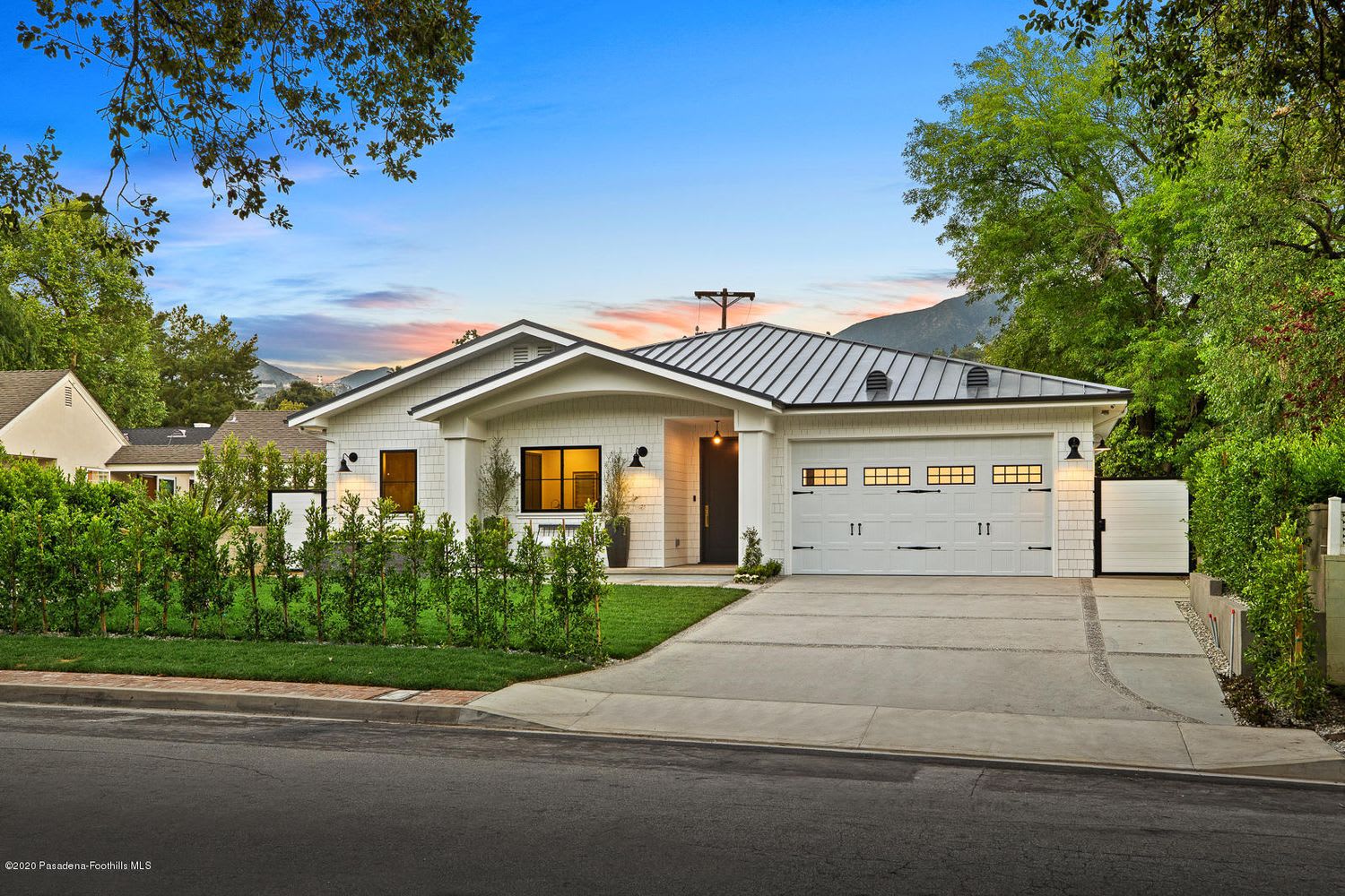 217 Lamour Dr